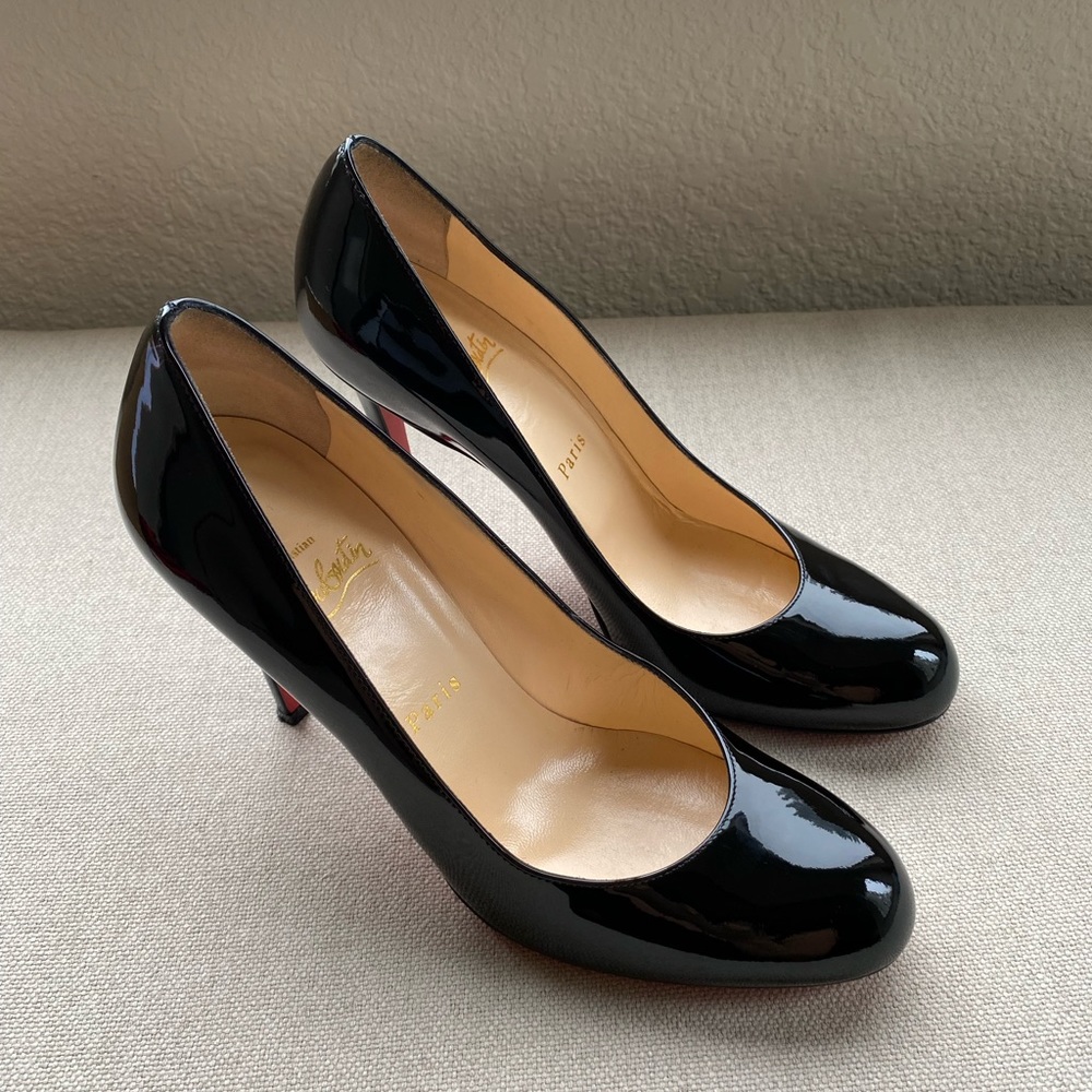 LIMITED STYLE*** Christian Louboutin Black Patent Leather Pumps - 38.5